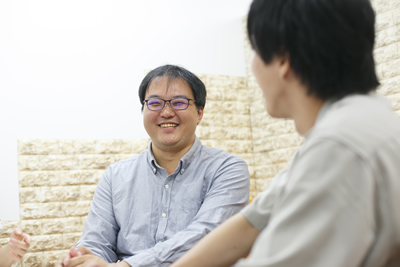 YOSHINORI.Bの仕事風景